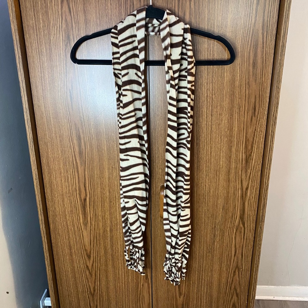 Old Navy Scarf Womens OS Brown Zebra Print Fleece Fringe Winter Accessory